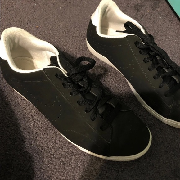 Nike Shoes - Nike sneakers